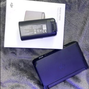 DJI 2way Charger (3batt) and 1 Mavic Mini Battery